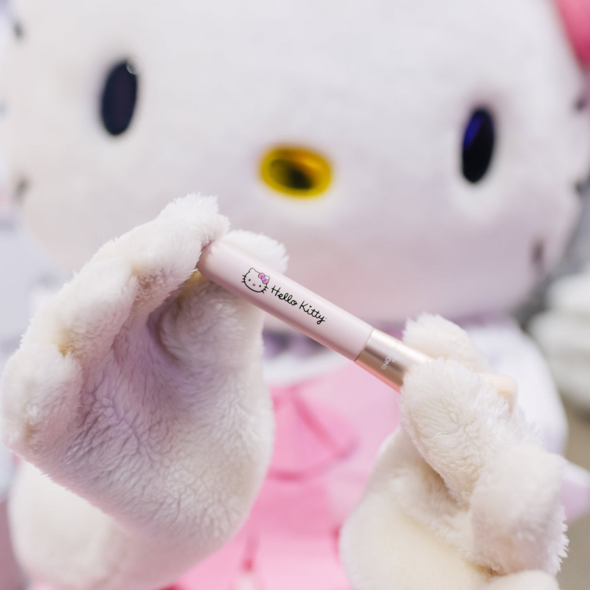 Hello Kitty® "The Core" 6-PC BRUSH SET
